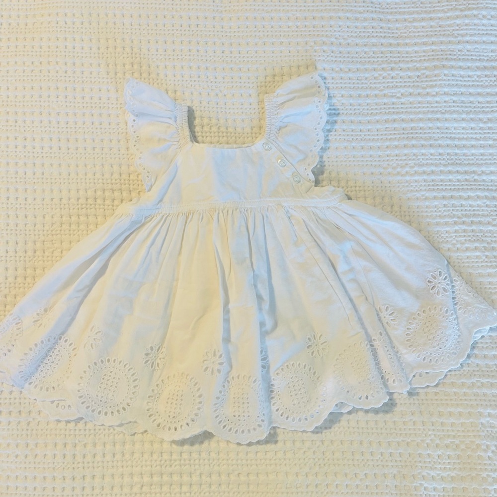 Gap baby eyelet flutter top.